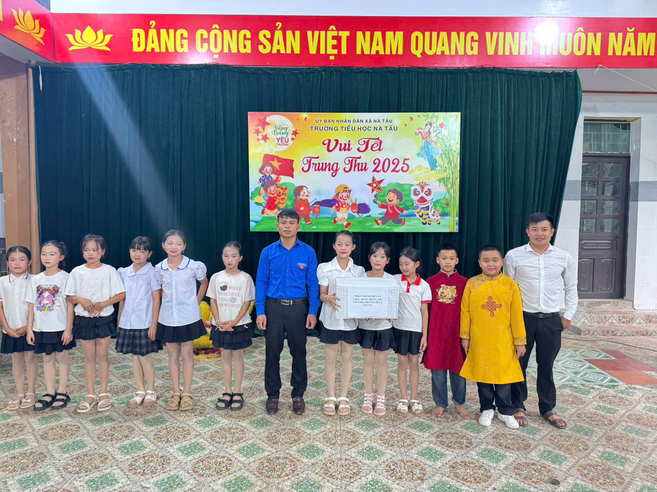 Trường Tiểu học Nà Tấu tổ chức chương trình “Vui Tết Trung thu” năm 2025